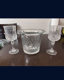 Ice bucket & 2 Wine glasses