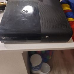 Xbox 360 + 10 Games + Gold Controller