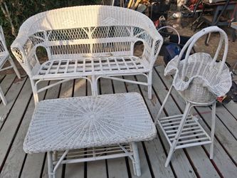 White wicker patio furniture