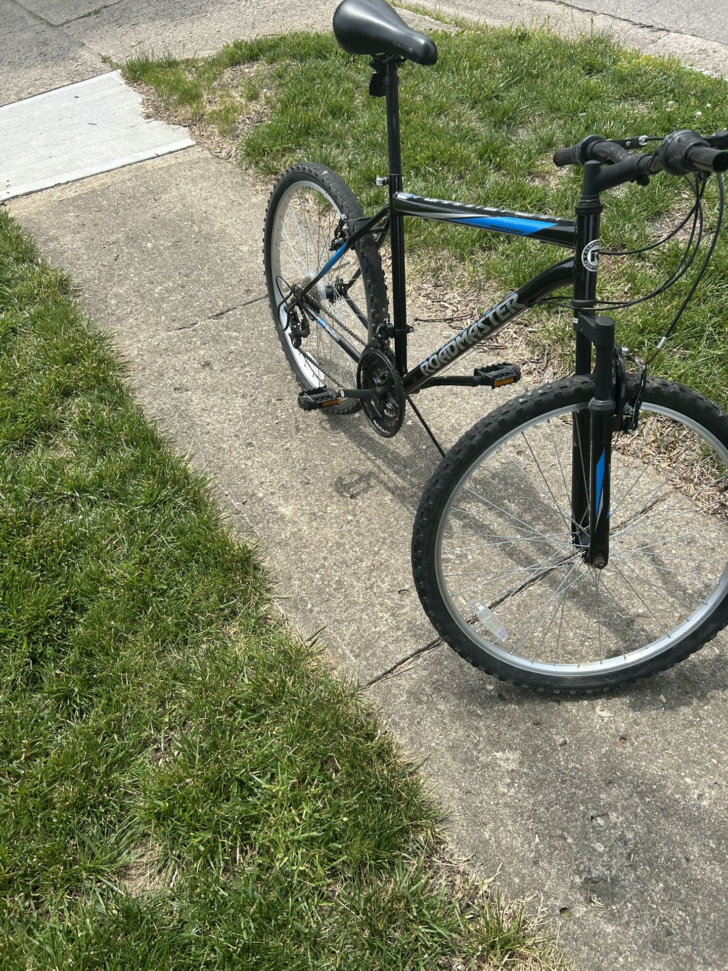 Roadmaster Granite Peak Mountain Bike – 18-Speed
