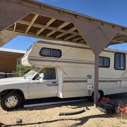 99 Toyota Dolphin Camper Motor Home RV