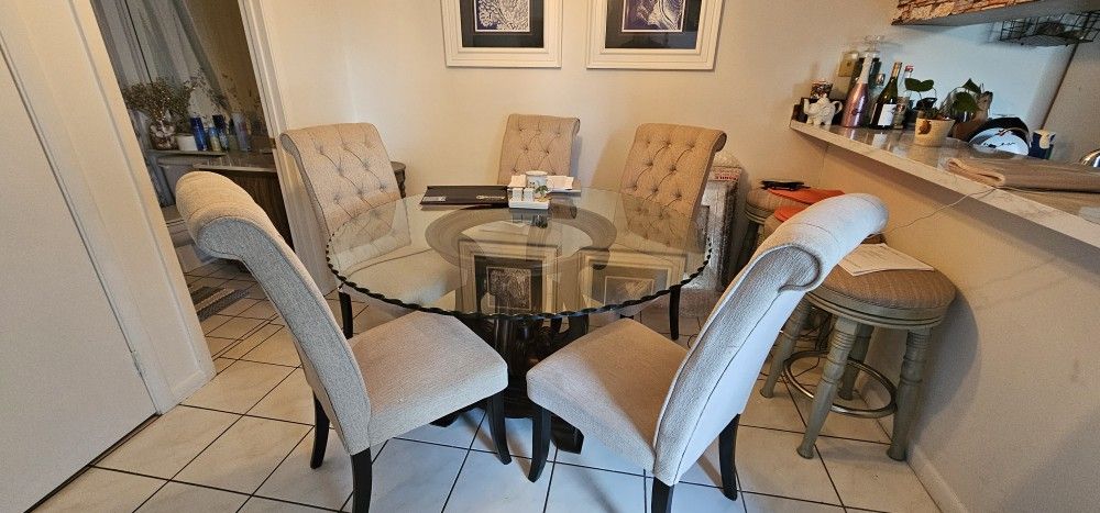 Beautiful Dining Table Set