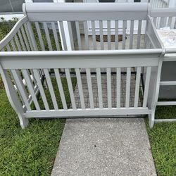 STORKCRAFT Portofino 4 In 1 Fixed Side Convertible Crib Changer, Gray