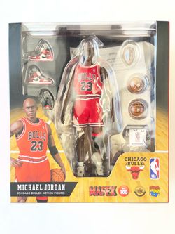 Medicom Toy MAFEX No. 100: Michael Jordan Chicago Bulls Away Uniform