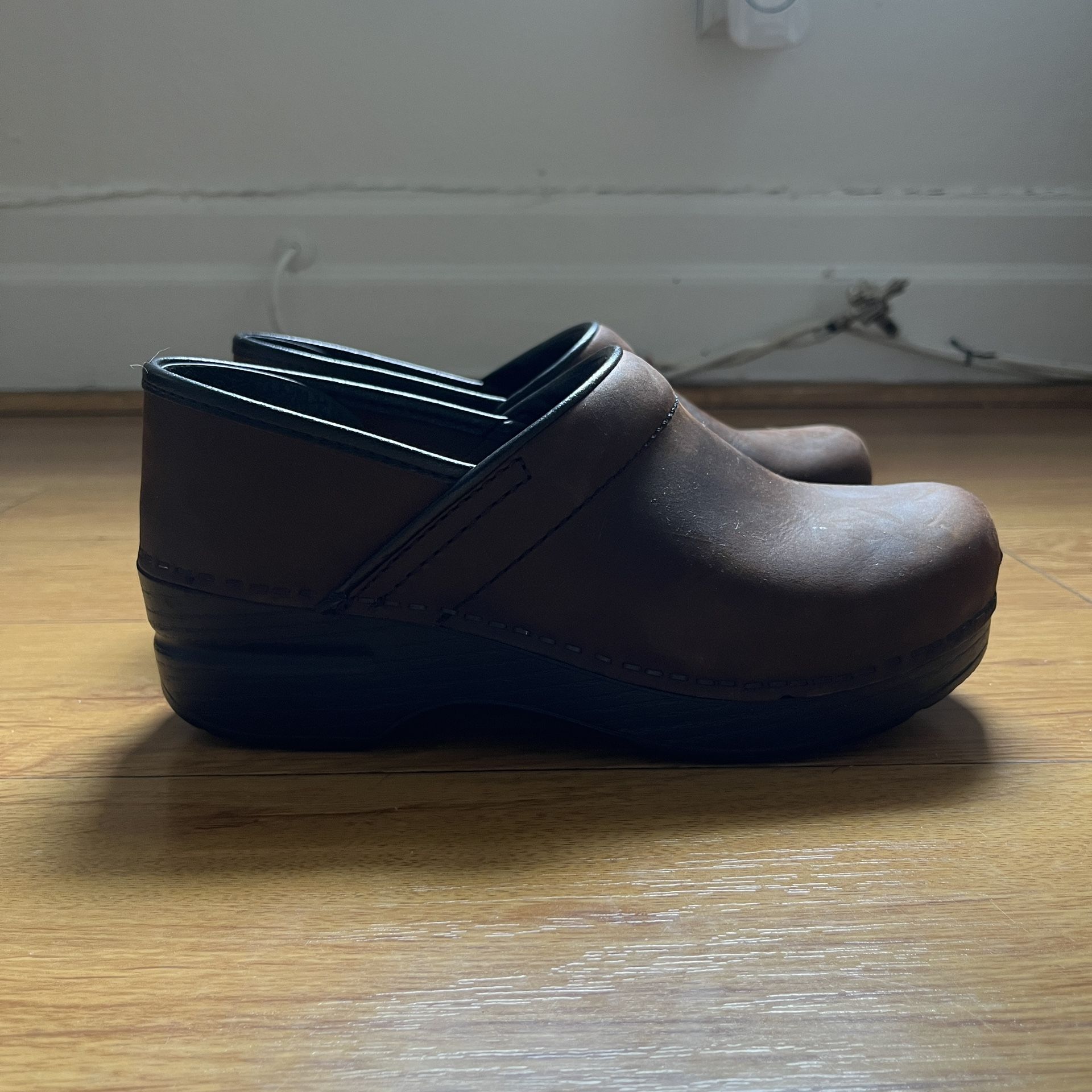 dansko clogs size 35