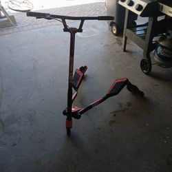 Flicker Lift Three Wheel Scooter