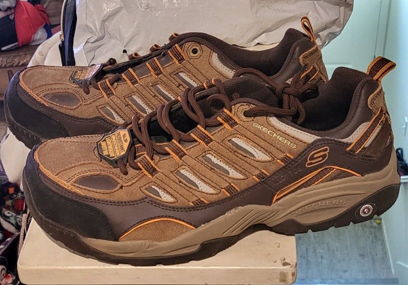 Sketchers Slip Resistant Lughtweight Safety Toe
