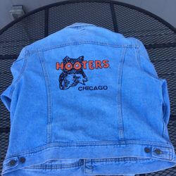 Vintage Hooters Chicago Lee denim jacket Size large