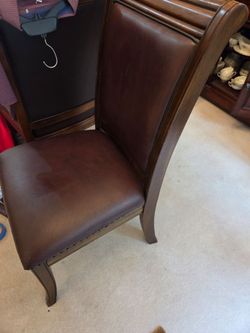 Dinning Chairs Leatherette 4  Chairs plus 2 Captain Chairs $50