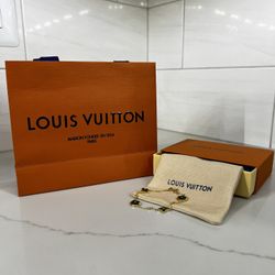 Louis Vuitton Gold Braclet with Green Accent 