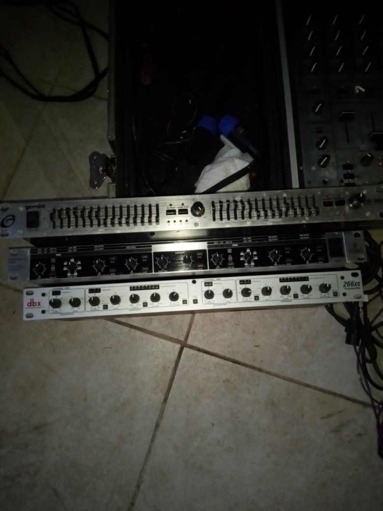 DJ Equipment 