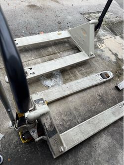 Industrial Used Pallet Jacks In Working Condition