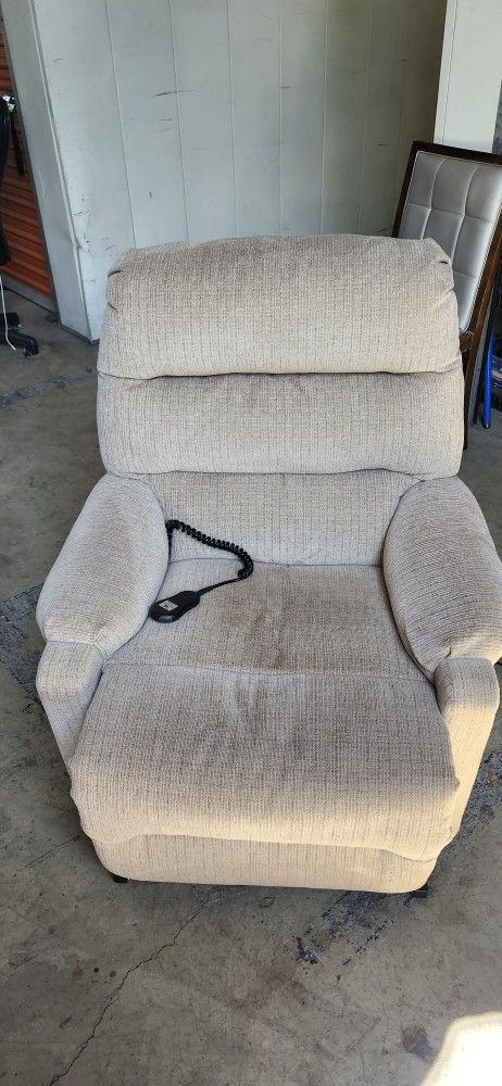 Power Lift Assist Recliner Chair FREE DELIVERY