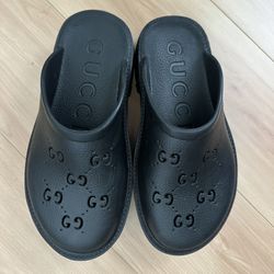 Gucci Women’s Perforated GG Rubber Clogs Size 9