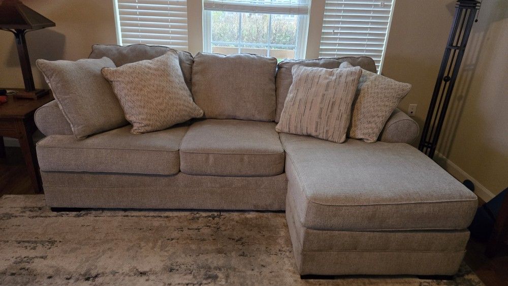 Stacy Sofa with reversible Chaise