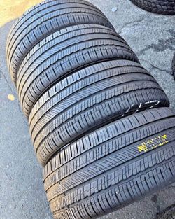 235/45/18 michelin Vendo un set de llantas  con 80% Vida en excelente condiciones de Vida las 4 🫡🤑
 Selling a set of 4 tires with 80% tread life rem