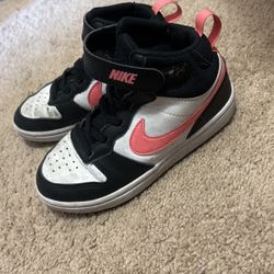 Girls Nikes 