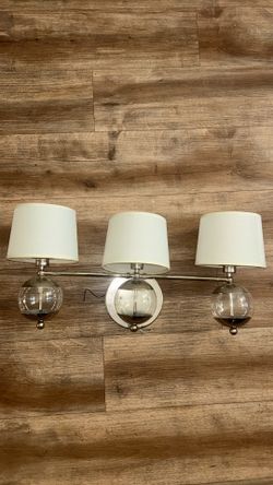 Bathroom light fixture