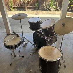 5 Piece Drum Set