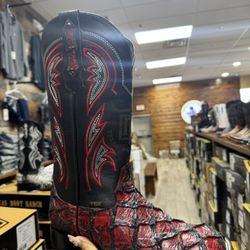 pescado black cherry boot 