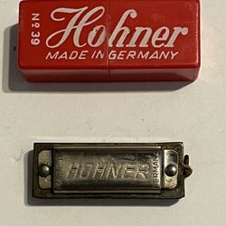 Good Vintage HOHNER No. 39 Little Lady Mini Harmonica In red Case - Germany