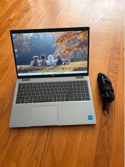 15.6 inches Dell Latitude 5540 Laptop Win11 Pro i5 1345U 10-Cores @1.6Ghz RAM 32Gb NVME 512Gb Microsoft Office - Product 2024 Warranty 1/2027