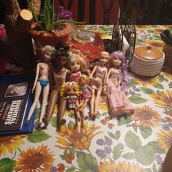 Dolls 