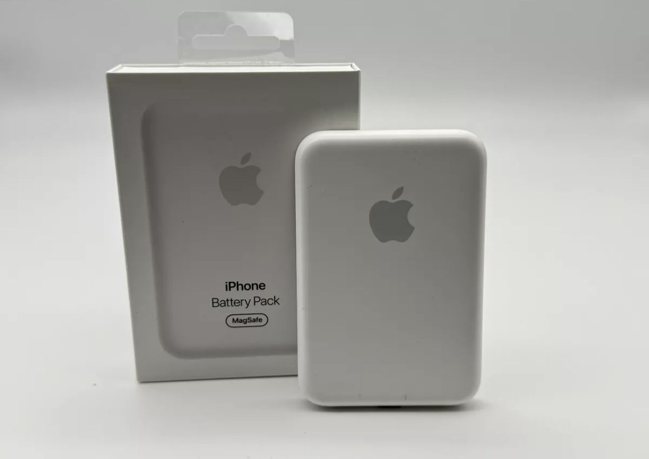 Apple MagSafe Battery Pack For All iPhone 12/13/14/15 - WHITE for