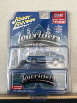 Lowrider Johnny Lighting/ lowrider m2 machine/ hot wheel premium