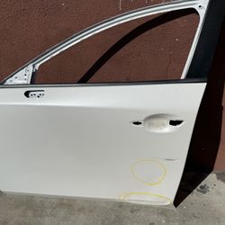 2019-2020-2022 Mazda 3 front door LH