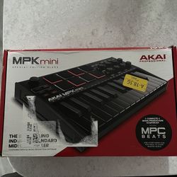 MPK Mini compact keyboard and pad controller