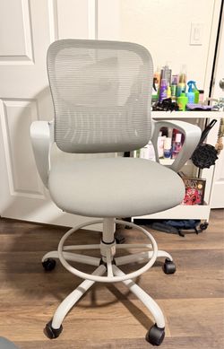 New desk chair