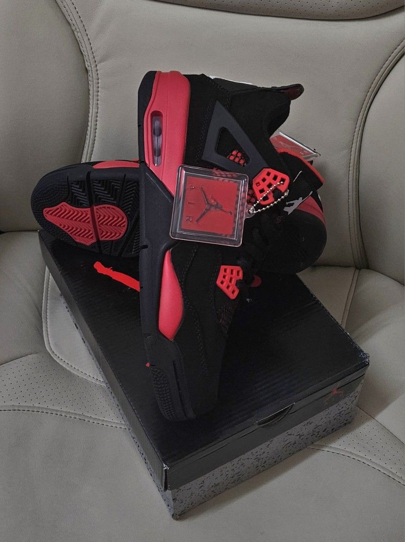 Jordan 4 Retro 
