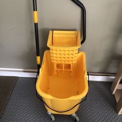 Side press, Wringer, combo commercial, rectangular mop, bucket on wheels, 35 quart and Mop Handle heavy duty, 60 inch metal with cotton mop