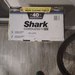 Vacuum shark (pet pro cordless)