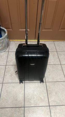20 inches carry on Ricardo luggage