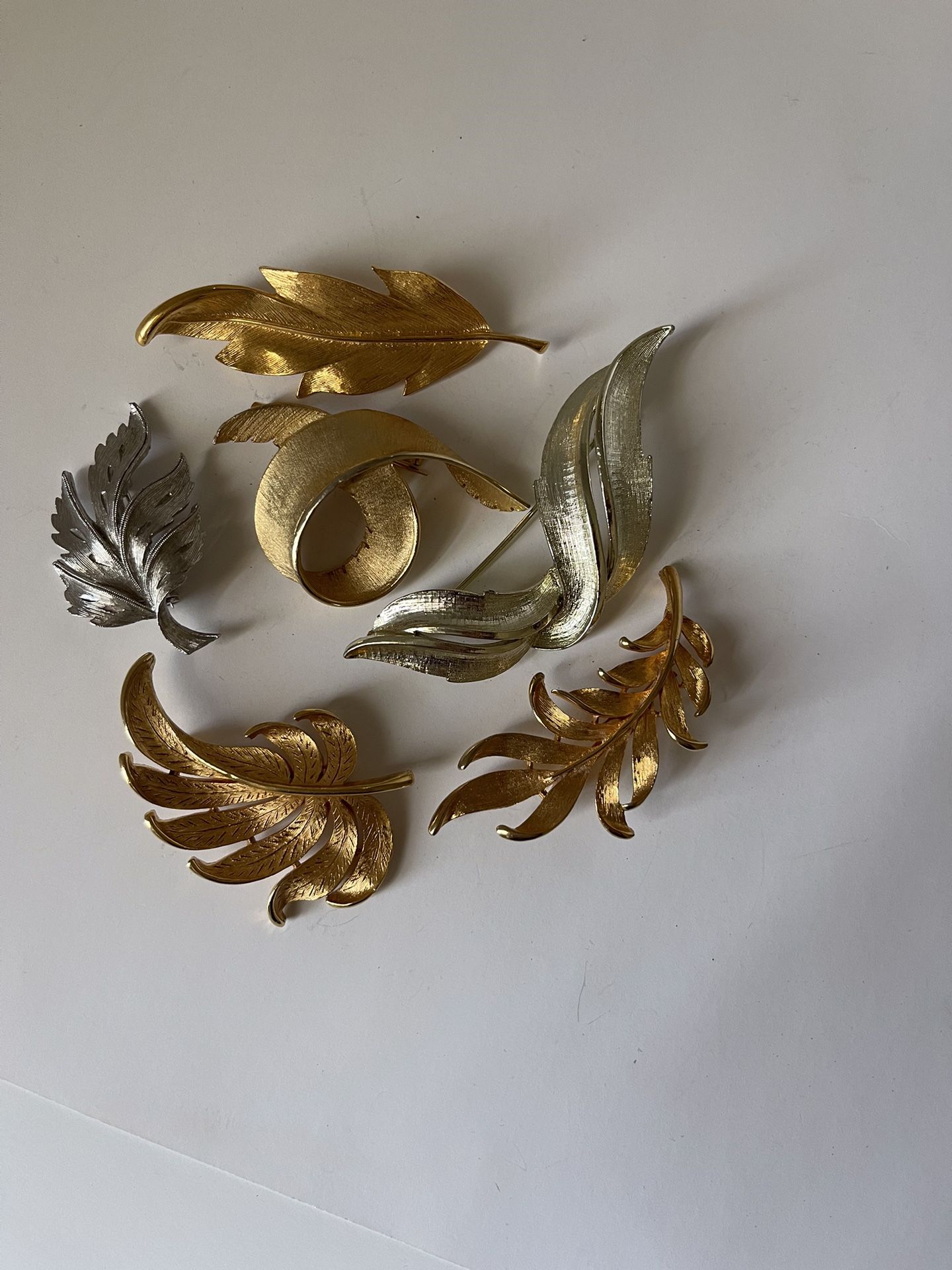 Vintage Napier, JJ, Coro Brooches Pins Gold Tone 6 Leaf Pins