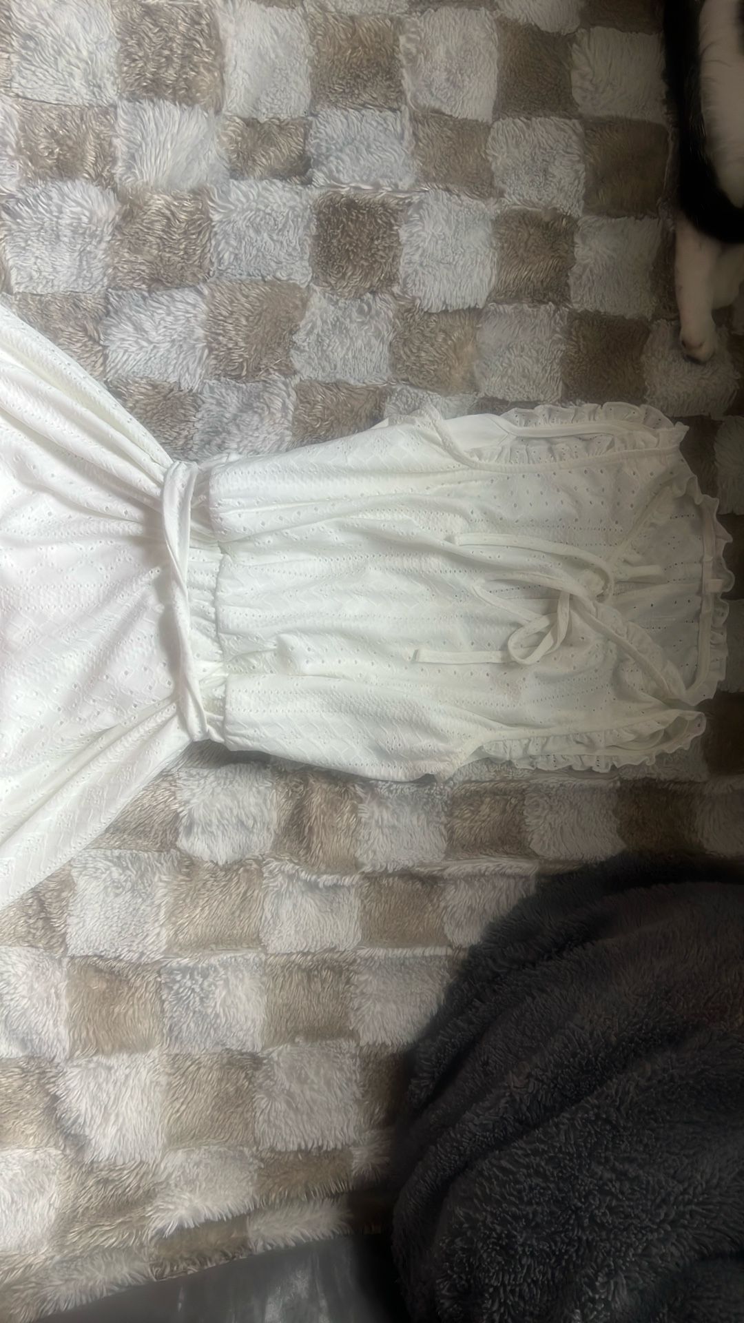 White short sleeve flowy dress