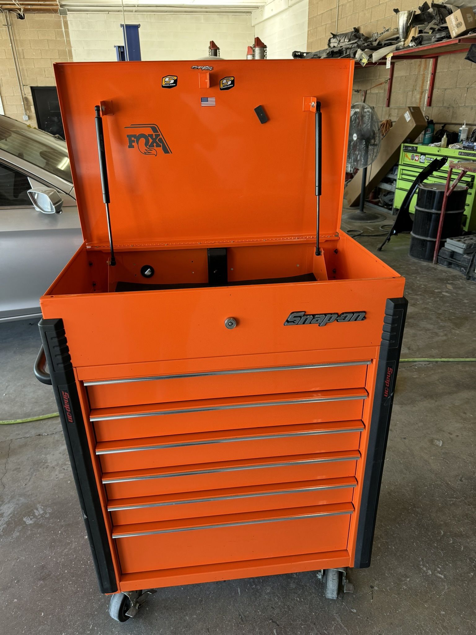 SNAP ON TOOL BOX 