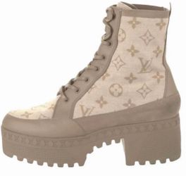 Authentic LOUIS VUITTON Lauréate leather boots