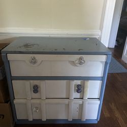 Free Dresser