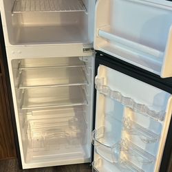 Magic chef mini fridge / Freezer 