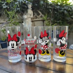 Minnie Mouse 4 Cup Set