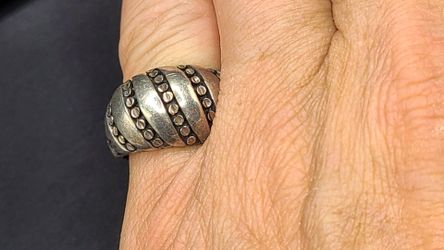Kabana Men's Sterling Pinky Ring (7 grams, scalloped design)