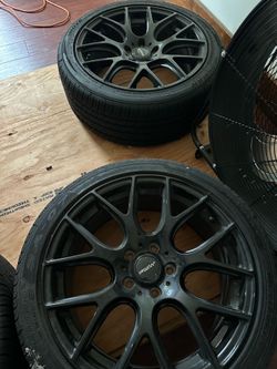 18x8 inch Gloss Black wheels 5x114.3 +40