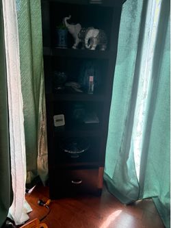 Show for $40 in good condition to put souvenirs