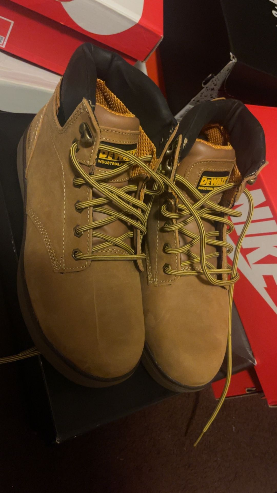New Dewalt Work Boots Size 9