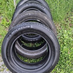 Michelin Tire 235/60R18