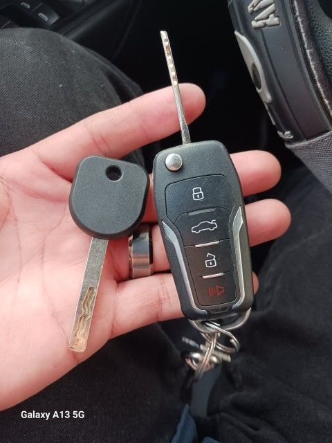 Car Keys / Llaves De Carro