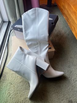 Women’s Boots size 8M